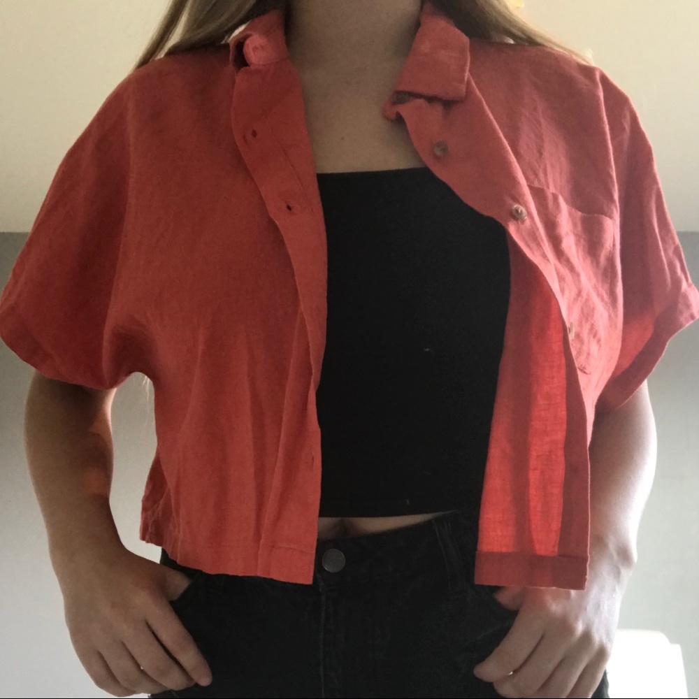 Salmon cropped collared button up